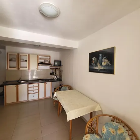 Familienwohnung Fuer 2 Erwachsene Und 2 *